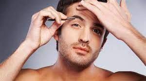 هل تنظيف الرجل حاجبيه من النمص المنهي عنه؟.. الإفتاء تجيب