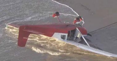مصرع شخص في تحطم طائرة صغيرة على شاطئ «سانتا مونيكا» بكاليفورنيا