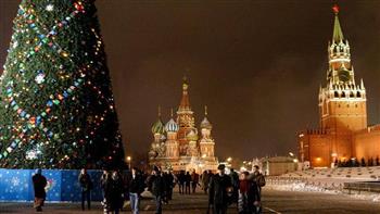   الروس يحتفلون وأجواء الكريسماس تعم موسكو رغم الحرب 