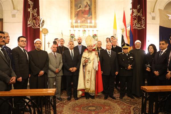 محافظ القاهرة يشهد احتفال بطريركية الأرمن الكاثوليك