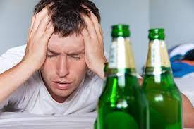   دراسة حديثة تكشف علاقة شرب الكحول بالإصابة بتليف الكبد 