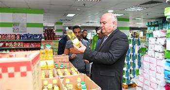 محافظ قنا يؤكد مخزون السلع الغذائية آمن ومراقبة للأسواق على مدار اليوم 