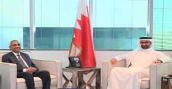 السفير المصري بالمنامة يبحث مع وزير الصناعة والتجارة البحريني تعزيز التعاون
