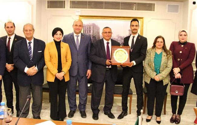 «التنسيقية» تلتقي قيادات حزب «الوفد» للنقاش في قضايا الحوار الوطني