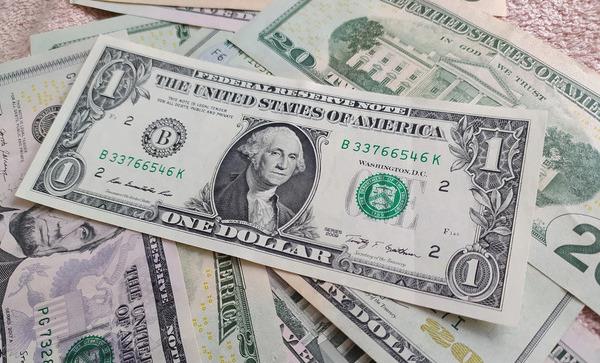 سعر الدولار يوم الإثنين 26 / 12 / 2022