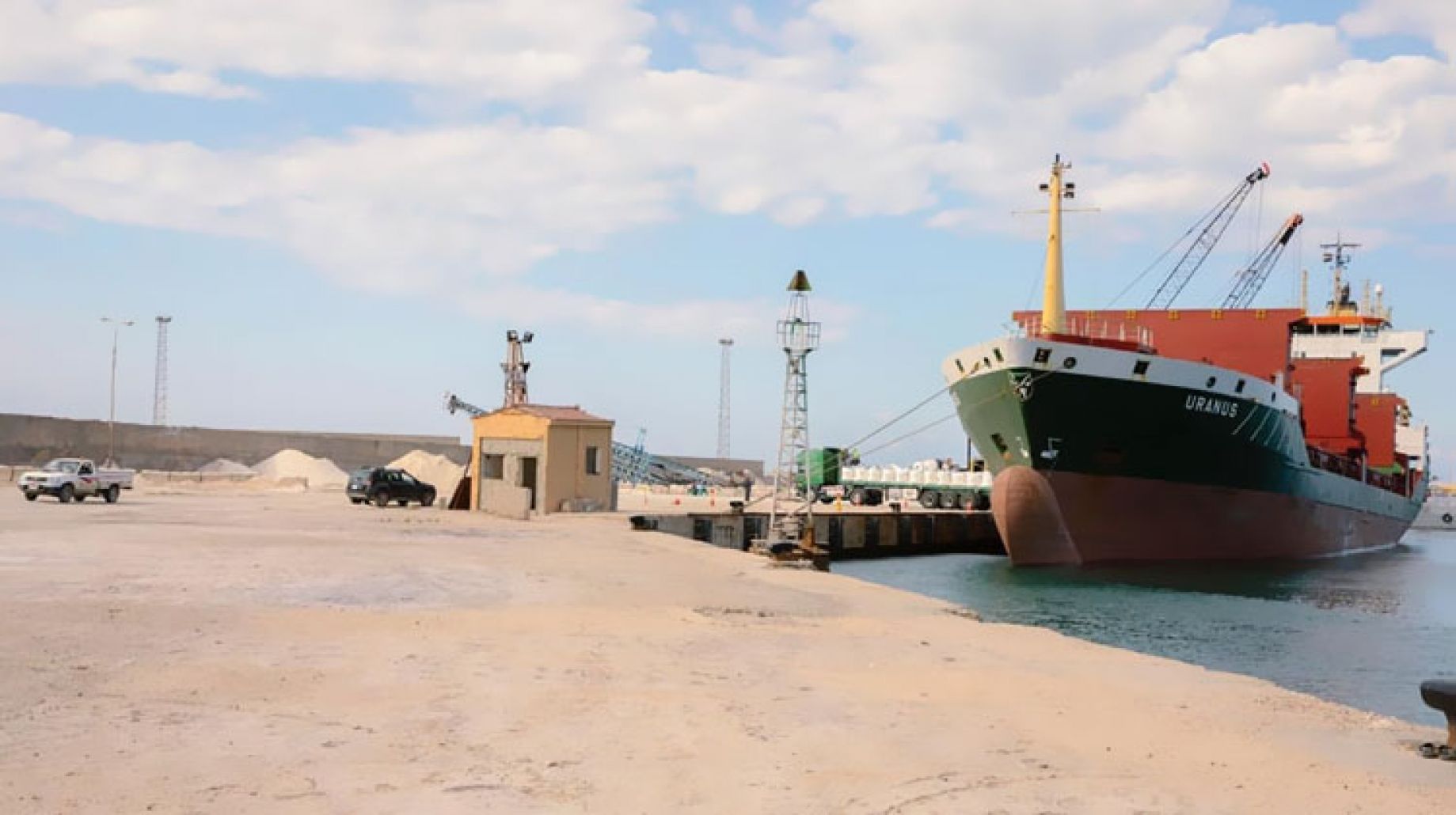 إغلاق ميناء العريش البحري بسبب عدم استقرار الأحوال الجوية