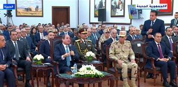  السيسي: كل ما هننتج مواد بنجيبها من بره كل ما الضغط على الدولار هيقل