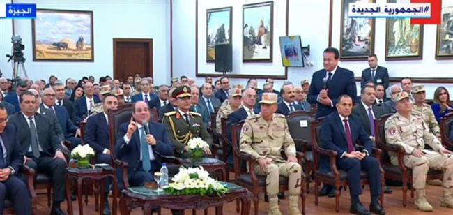  السيسي عن صندوق قناة السويس: لابد من وجود أوعية إدخارية لدى الوزارات والهيئات المختلفة