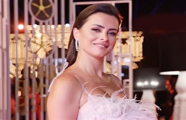 نور اللبنانية تعود إلى السينما بـ "نبيل الجميل أخصائي تجميل" مع هنيدي