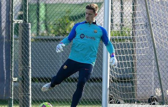  حارس مرمى برشلونة: الفوز بالديربي مهم.. ونستهدف كل الألقاب