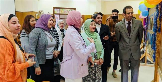 ألف كلمة في صورة.. معرض بإعلام جنوب الوادي   