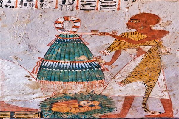 ليست شجرة كريسماس.. كبير الأثريين يوضح حقيقة صورة عيد الميلاد الفرعونية