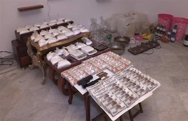 ضبط عاطل بحوزته كمية من مخدري الاستروكس والهيروين قبل ترويجها بالقاهرة