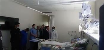 محافظ الإسكندرية يزور أحد أبناء جماهير نادي الاتحاد السكندري بمستشفى مصر الدولي 