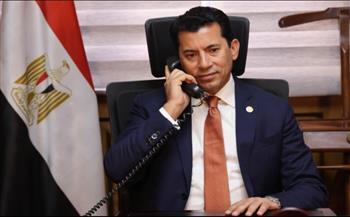 وزير الرياضة يطمئن على الحالة الصحية للطفل مالك لاعب التايكوندو