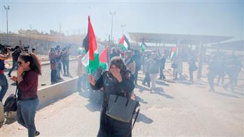   الاحتلال الإسرائيلي يقمع مسيرة كبرى لاسترداد جثامين الشهداء عند حاجز «قلنديا»