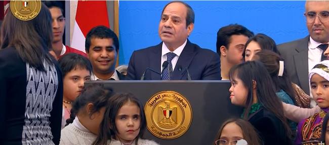  السيسي يوجه بتخصيص صندوق جديد لذوى الهمم ويجمع مليار جنيه