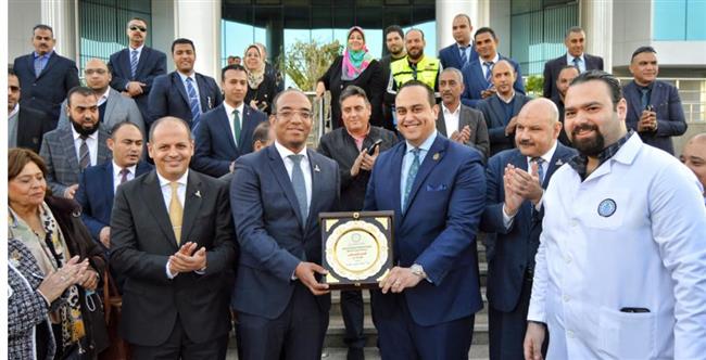 السبكي يستقبل رئيس لجنة الصحة بمجلس الشيوخ  
