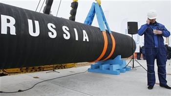   الجارديان: أوروبا تسعى لتقليص موارد موسكو من خلال تحديد سعر واردات النفط الروسية