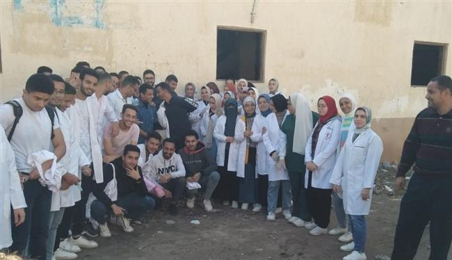 «حياة كريمة».. جامعة دمنهور تنفيذ قافلة سكانية شاملة بكفر الدوار