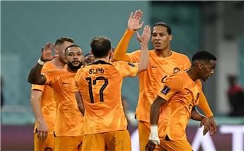   هولندا تتأهل إلى الدور ربع النهائي بكأس العالم بالفوز على أمريكا (3 - 1)