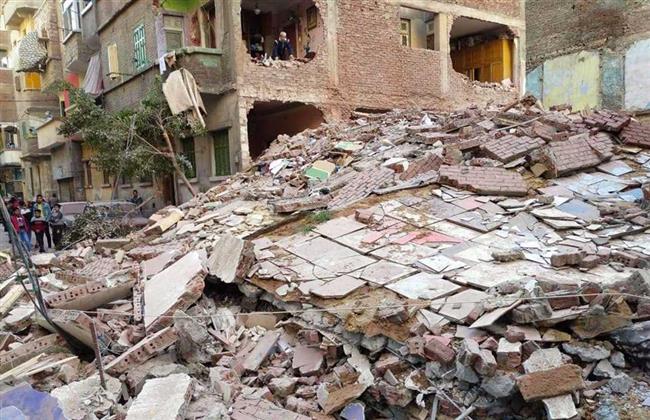 مصرع وإصابة 5 أشخاص في انهيار جزئي لعقار غرب الإسكندرية