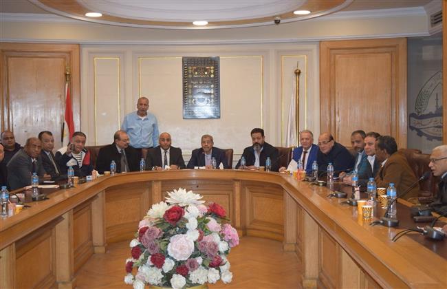 غرفة القاهرة تشكل شعبة "العمالة بالخارج"