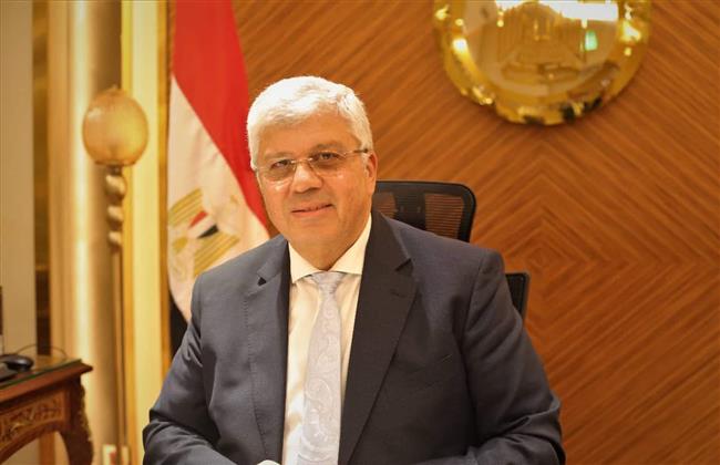 وزير التعليم العالي يوجه برفع حالة الاستعداد بالمستشفيات الجامعية