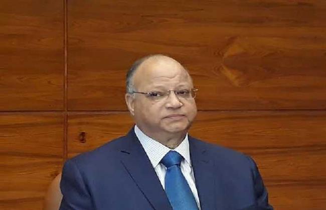 محافظ القاهرة يتابع أعمال إزالة المباني العشوائية بمنطقة السكر والليمون بمصر القديمة