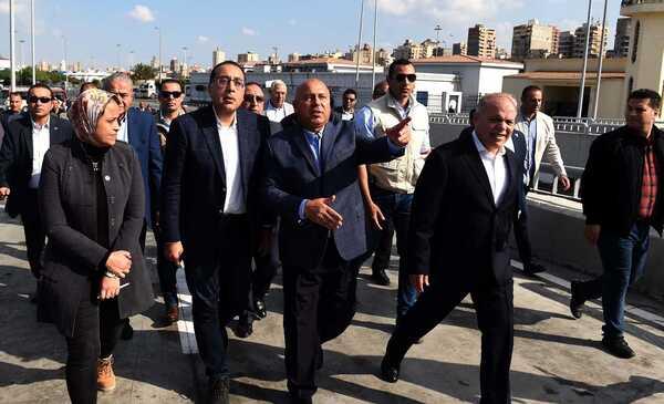 رئيس الوزراء ييتفقد مشروع إنشاء كباري فوق أهوسة المالح
