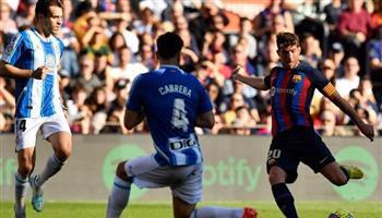 إسبانيول ينتزع نقطة ثمينة من برشلونة ويرسل هدية لريال مدريد