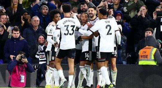 كريستال بالاس يفوز على بورنموث وفولهام يهزم ساوثهامبتون في الدوري الإنجليزي