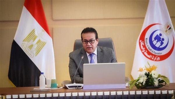 وزير الصحة يصدر قرارًا لحل أزمة السماح للصيدلي المؤهل بحقن المريض