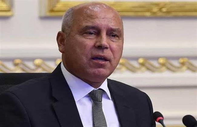  وزير النقل: الرئيس السيسي طالب بعدم استيراد أي أتوبيسات من الخارج وتشجيع صناعته في مصر