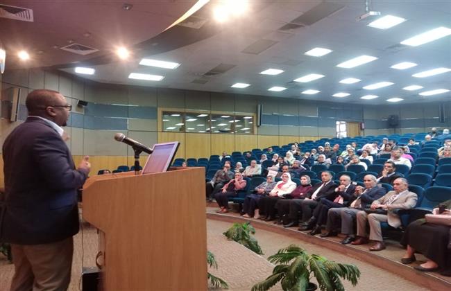 أشرف الغندور يشهد فعاليات ندوة «تعزيز ثقافة الاختراع ونقل التكنولوجيا بجامعة الإسكندرية» بطب الإسكندرية