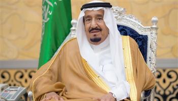   الملك سلمان يمنح 100 سعودي وسام الملك عبد العزيز 