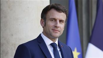   ماكرون يدعو رئيس الوزراء العراقي إلى اجتماع في فرنسا
