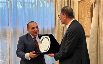   سفير مصر بكينيا يؤكد أهمية استفادة القطاع الخاص الوطني من المزايا التجارية لعضوية البلدين في الكوميسا