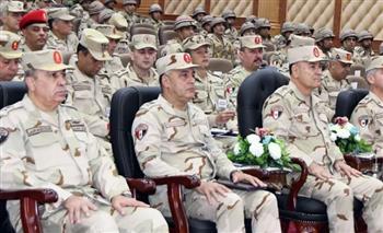 وزير الدفاع يشهد المرحلة الرئيسية لمشروع مراكز القيادة التعبوي «فتح - 5»