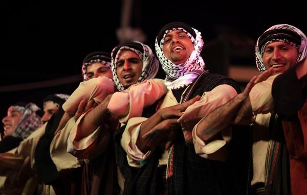 تقرير لـ «القاهرة الإخبارية» عن فرق الفنون الشعبية الفلسطينية: هوية شعب وتراث وطن