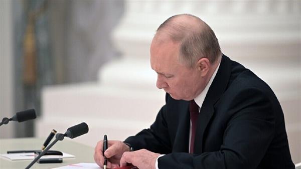 بوتين يمدد حظر تداول حصص المستثمرين الأجانب من الدول غير الصديقة في الشركات الروسية