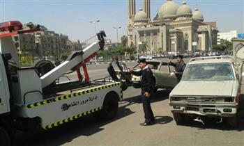 رفع مئات السيارات المتروكة.. وآلاف الغرامات لـ مخالفى الخوذة