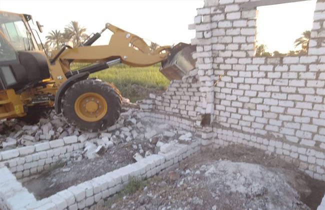 التصدي لحالتي تعد على أرض زراعية بالإسكندرية
