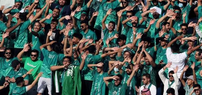 المشجعون العرب.. أشعلوا أجواء "الوحدة والتضامن العربي