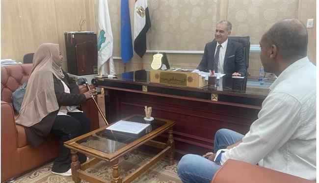 نائب رئيس جامعة أسوان يلتقي بفريق عمل ابتكار برنامج مرحبا الإلكتروني لتحديث العملية التعليمية 