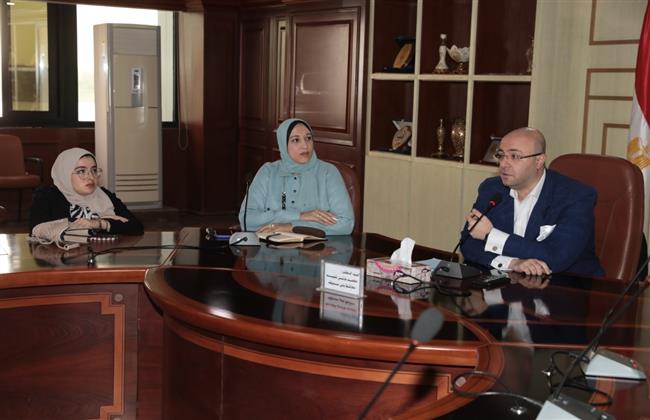 محافظ بنى سويف: المرأة المصرية ركيزة أساسية فى خطة الدولة التنموية