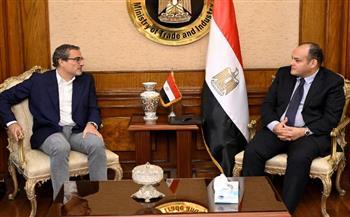 وزير التجارة يبحث مع «ديور الفرنسية» خطط الشركة للتواجد بالسوق المصري 