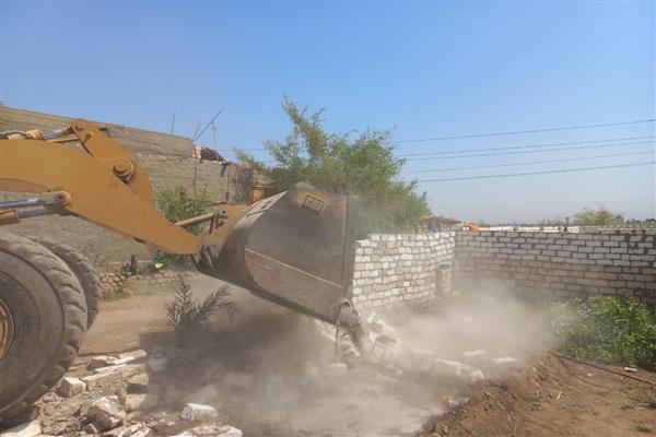 محافظ الجيزة: إزالة حالات تعدٍ على أراضي زراعية وبناء مخالف بمركز ومدينة أبو النمرس