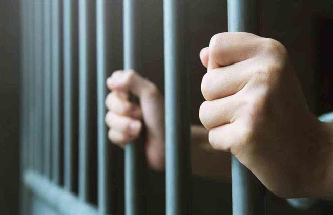 حبس مدرس متهم بضرب طفلة حتى وفاتها بمدرسة ابتدائية بأسيوط