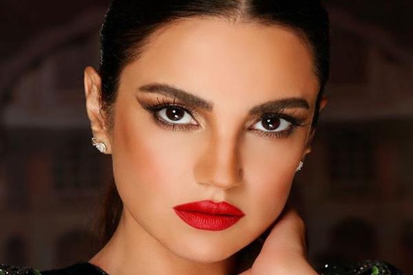 فيديو.. درة تشارك جمهورها تجولها بشوارع باريس